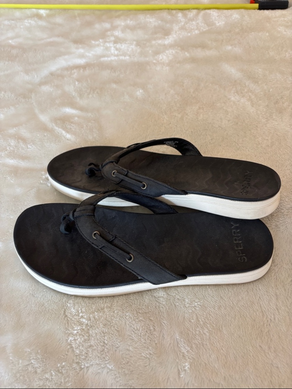 Sperry Women’s Black and White Flip Flop Sandals